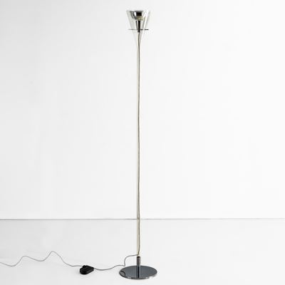 Lampada da terra Flûte 3300, alluminio cromato e vetro