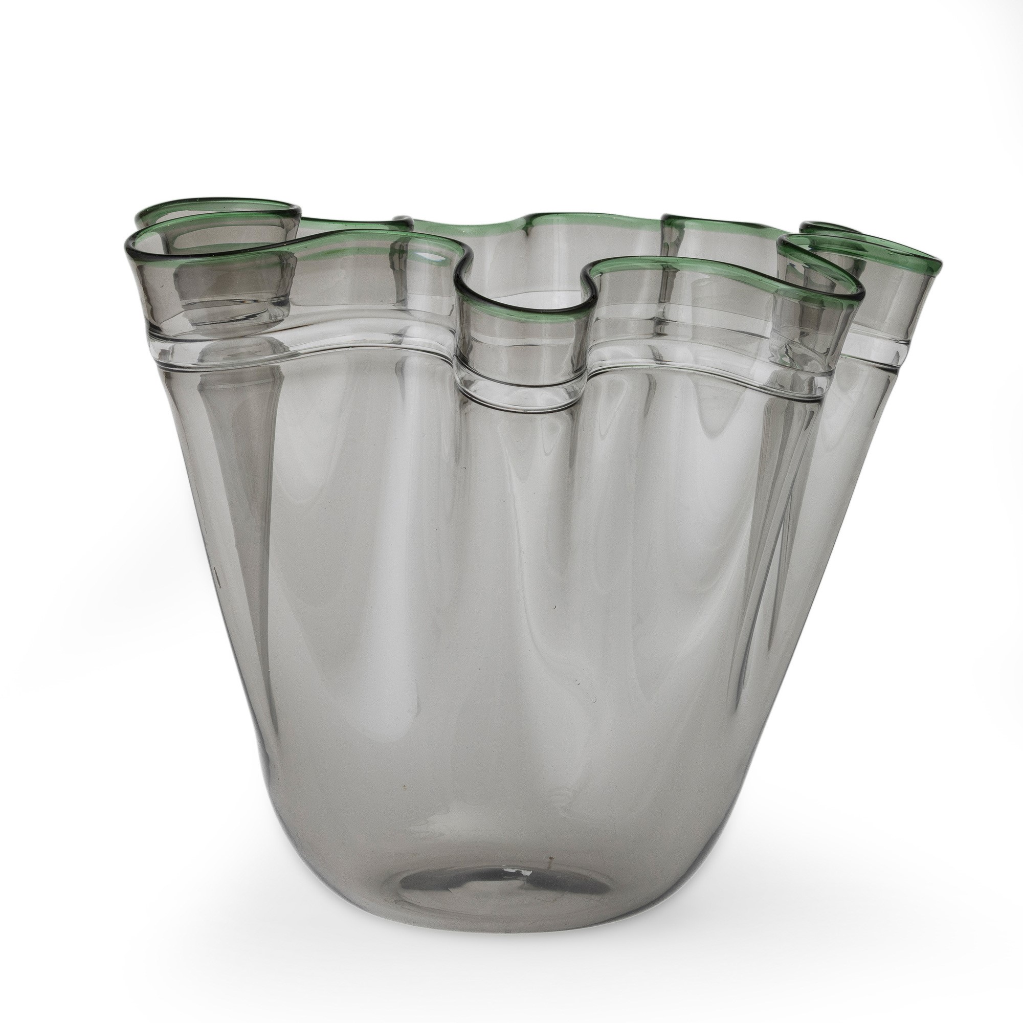 Vistosi, Grande vaso a fazzoletto in vetro soffiato fumè con decoro a fasce e filo verde (Murano,...