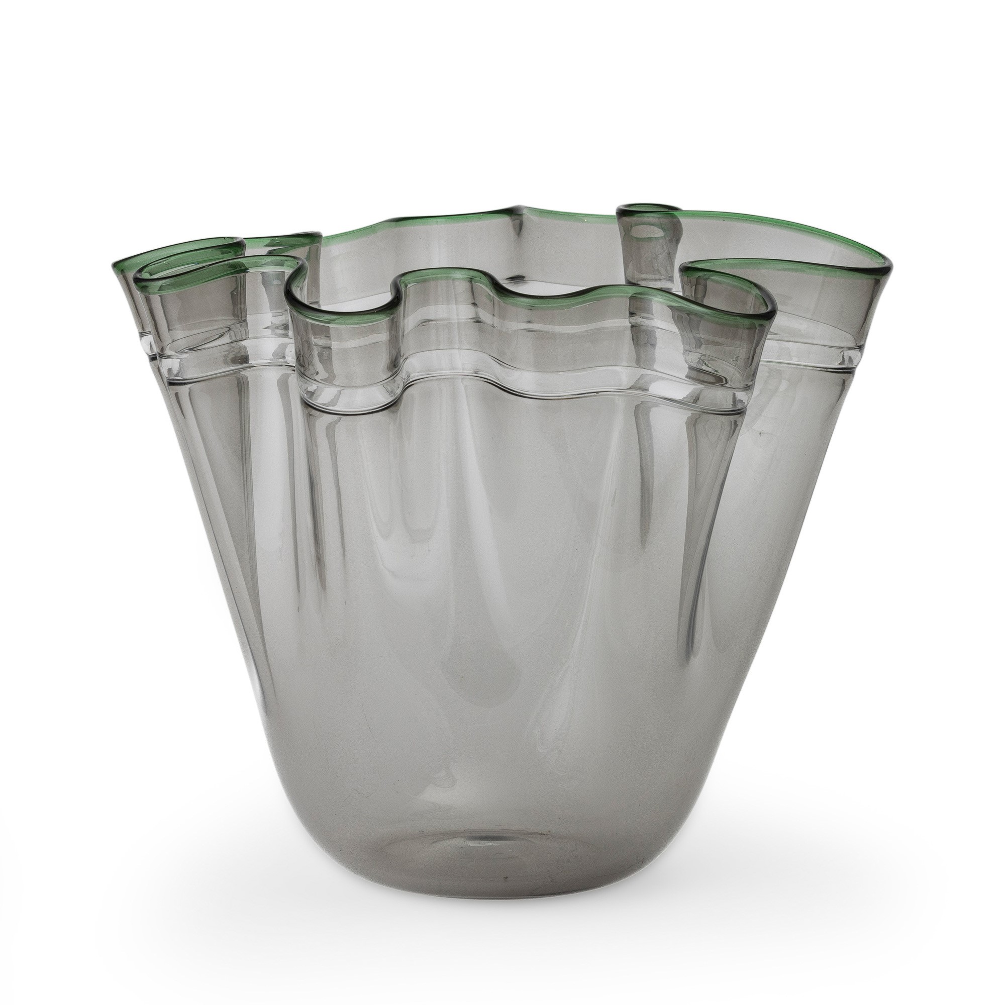 Vistosi, Grande vaso a fazzoletto in vetro soffiato fumè con decoro a fasce e filo verde (Murano,...