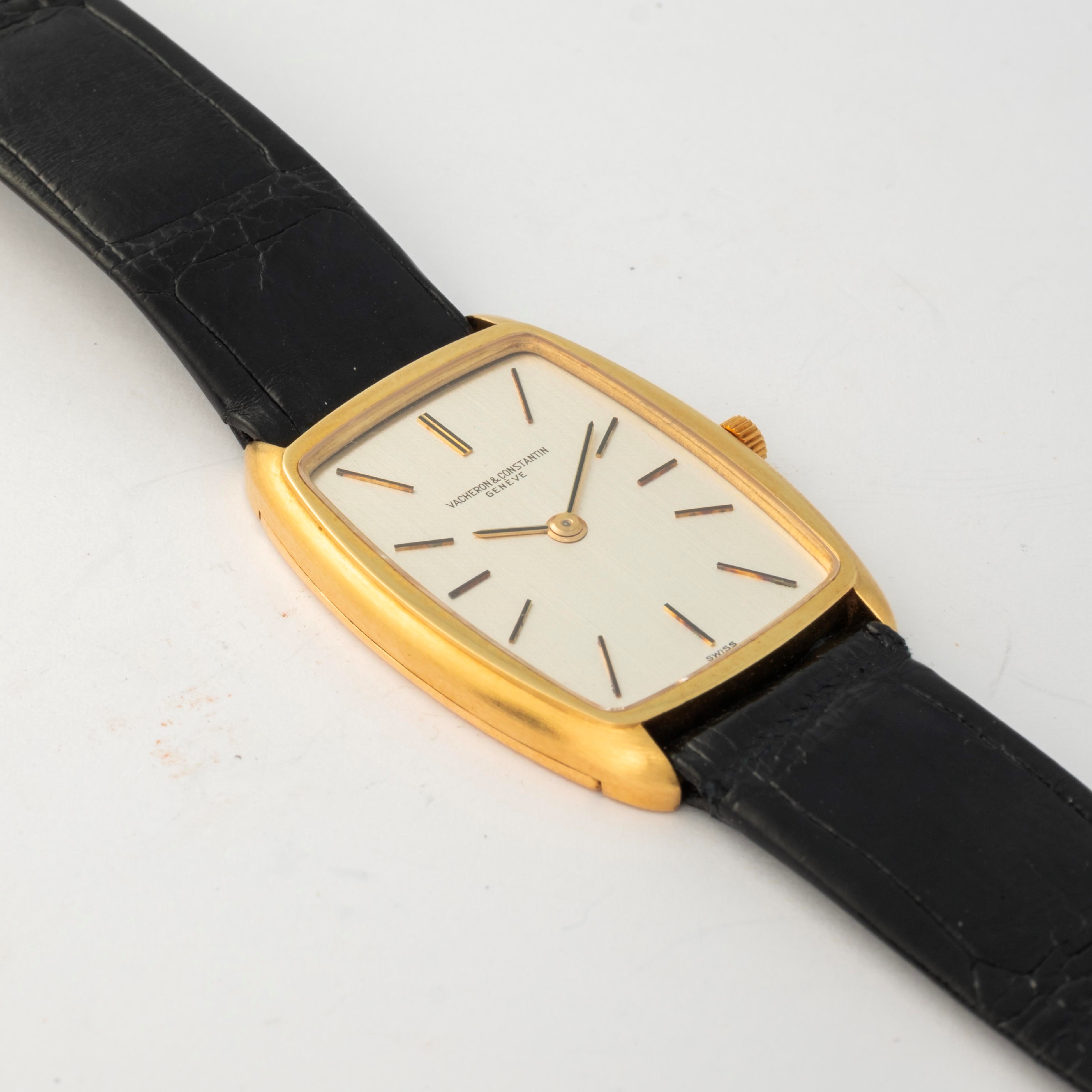 Vacheron & Constantin - Orologio Tonneau in Oro Giallo 18k, Carica Manuale, circa 1970