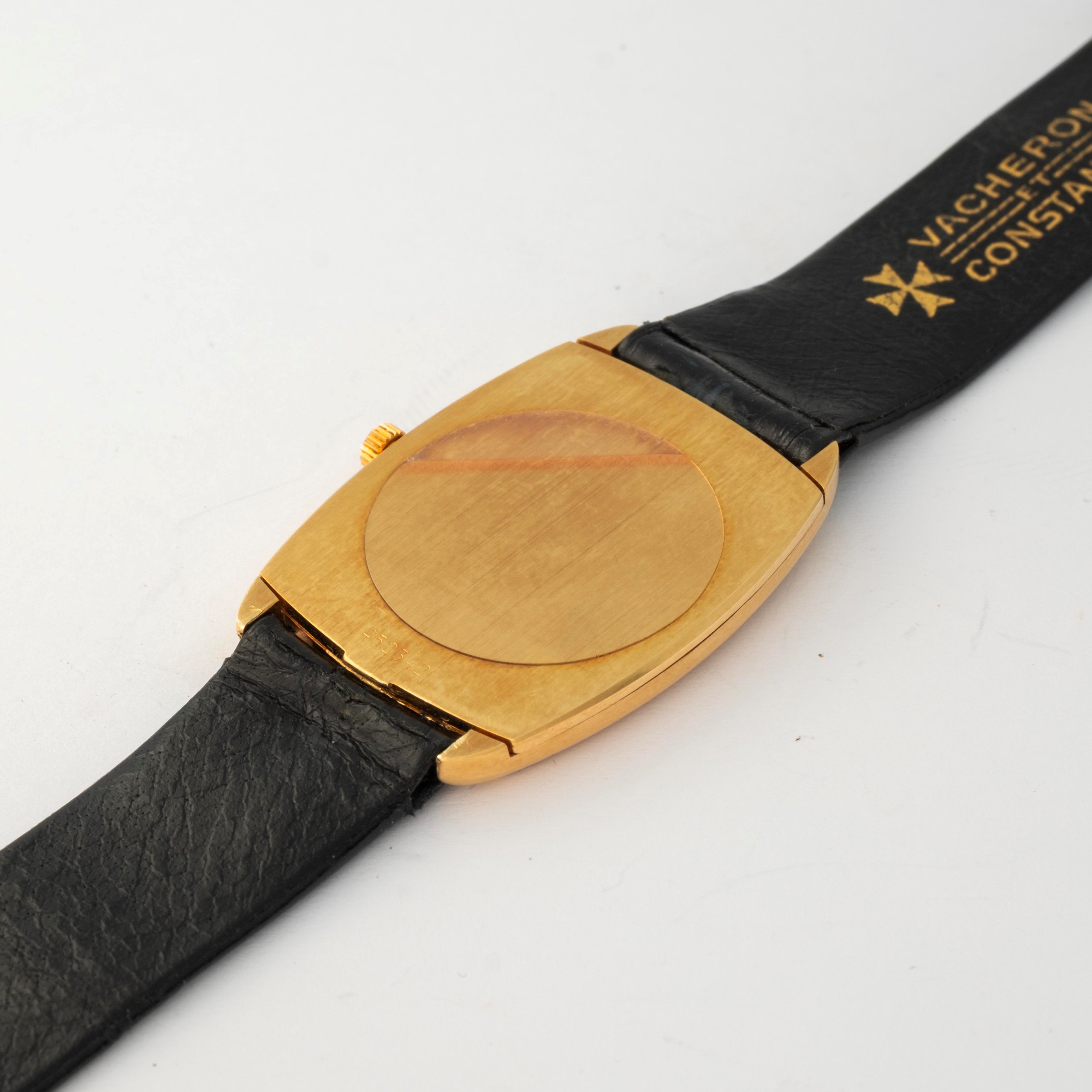 Vacheron & Constantin - Orologio Tonneau in Oro Giallo 18k, Carica Manuale, circa 1970