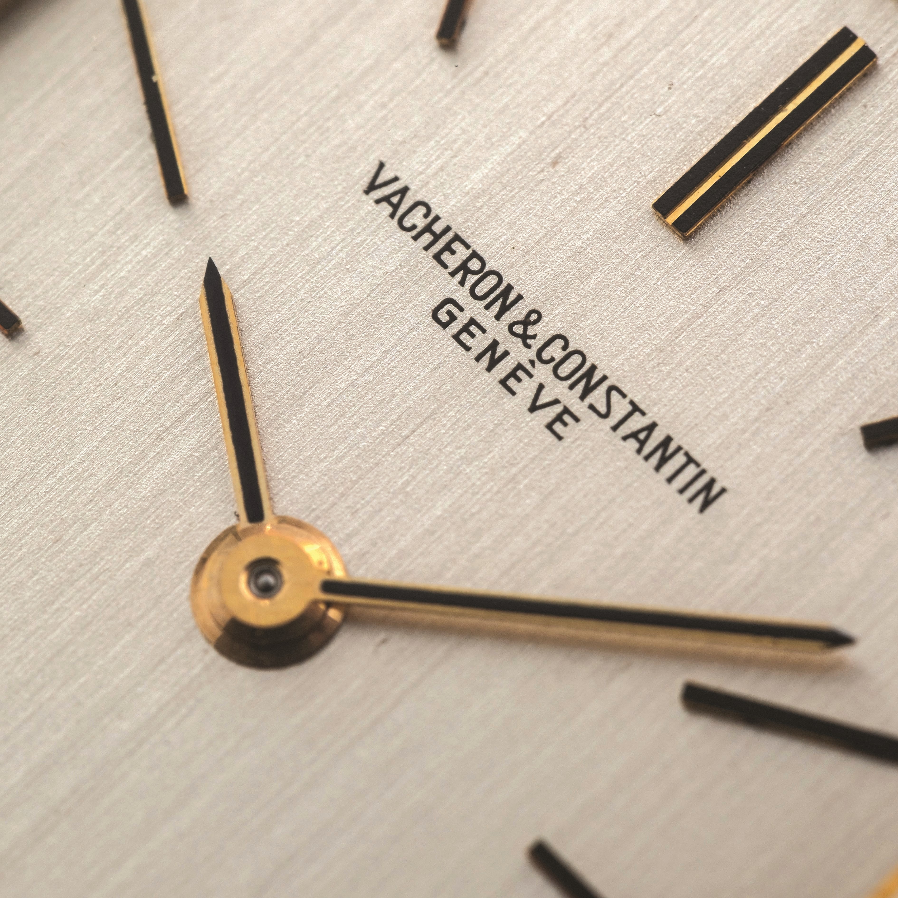 Vacheron & Constantin - Orologio Tonneau in Oro Giallo 18k, Carica Manuale, circa 1970