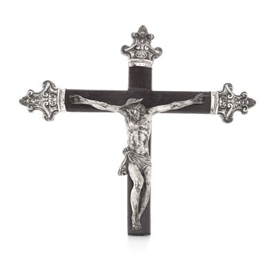 Finimenti e Crocifisso, struttura in legno moderna, argento fuso sbalzato cesellato, Napoli, terz...
