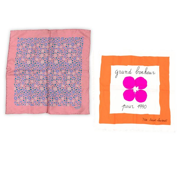 Yves Saint Laurent, Due fazzoletti