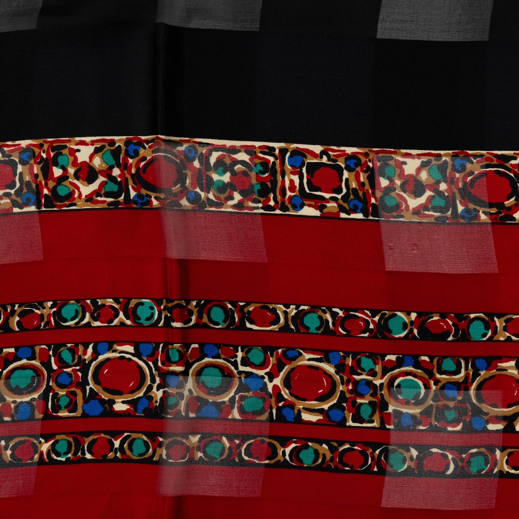 Yves Saint Laurent, Foulard