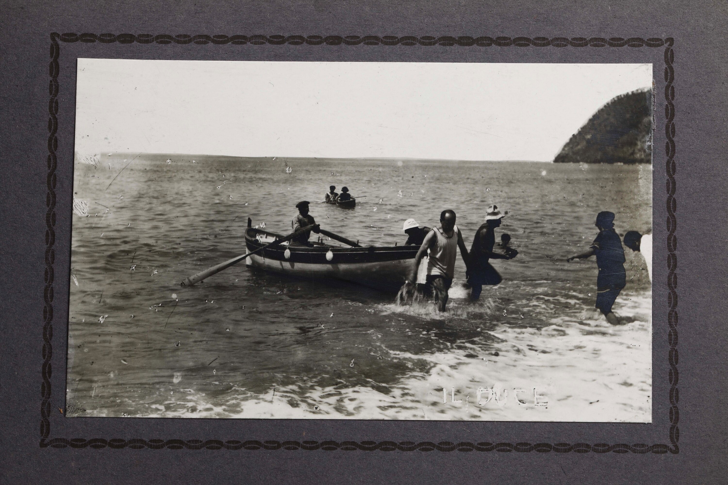 De Poi, Nino, Ricordo di S.E. Benito Mussolini e famiglia – Raccolta di fotografie originali