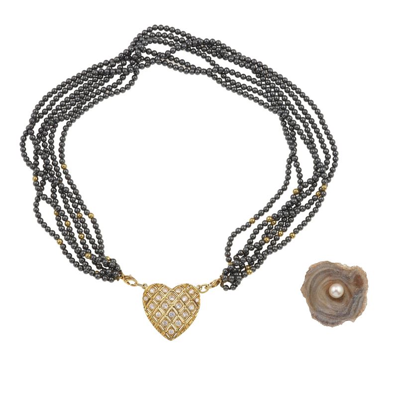 Lot comprising a multi-strand hematite necklace with diamond imitations and a brooch with pearl  - Auction Jewels - Cambi Casa d'Aste