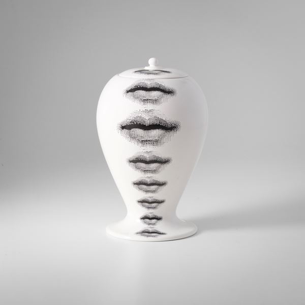 Piero Fornasetti - Vaso coperto mod. Rossetti