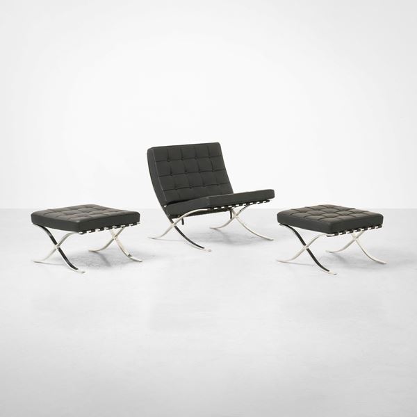 Poltrona e due poggiapiedi mod. MR90 Barcelona