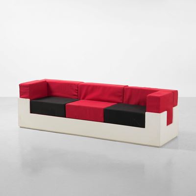 Divano in legno laccato rivestito in tessuto, produzione italiana, ca. 1970