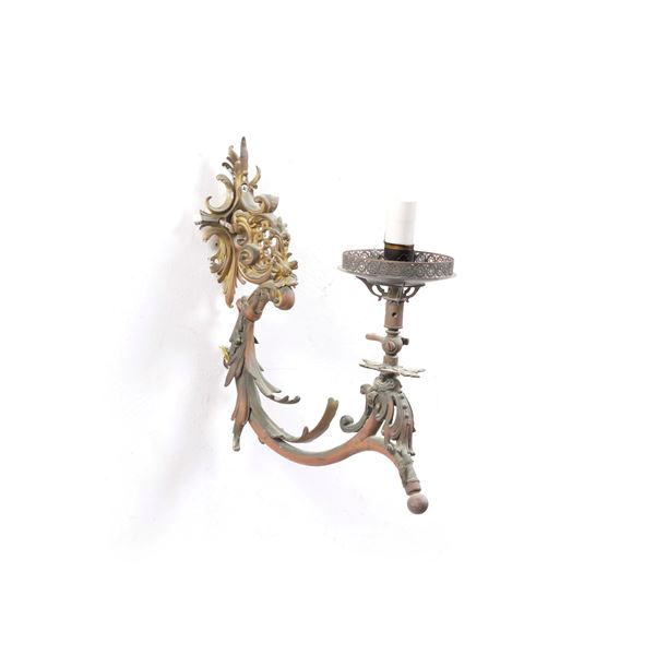 Applique in metallo con decoro rocaille