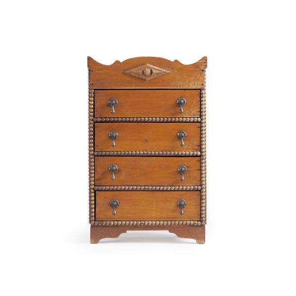 Mobile a quattro cassetti. XIX-XX secolo