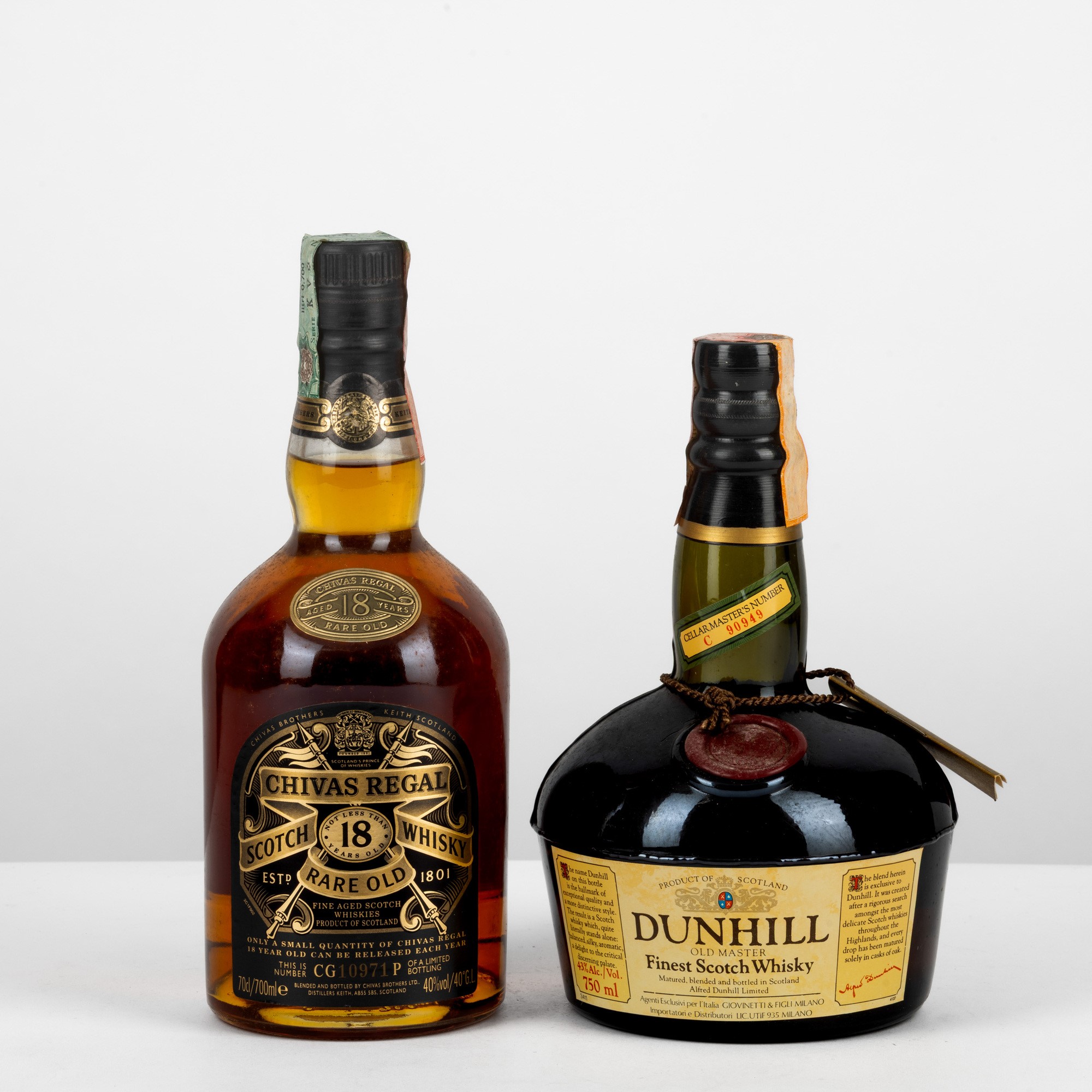 Dunhill e Chivas Regal, Scotch Whisky in bottiglia da 70cl e 75cl