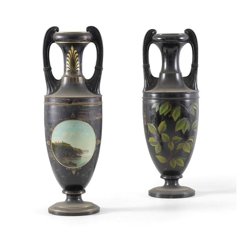 Coppia di vasi biansati in metallo dipinto  - Asta Oggetti d'Arte - La Wunderkammer di Ettore Mocchetti - Cambi Casa d'Aste