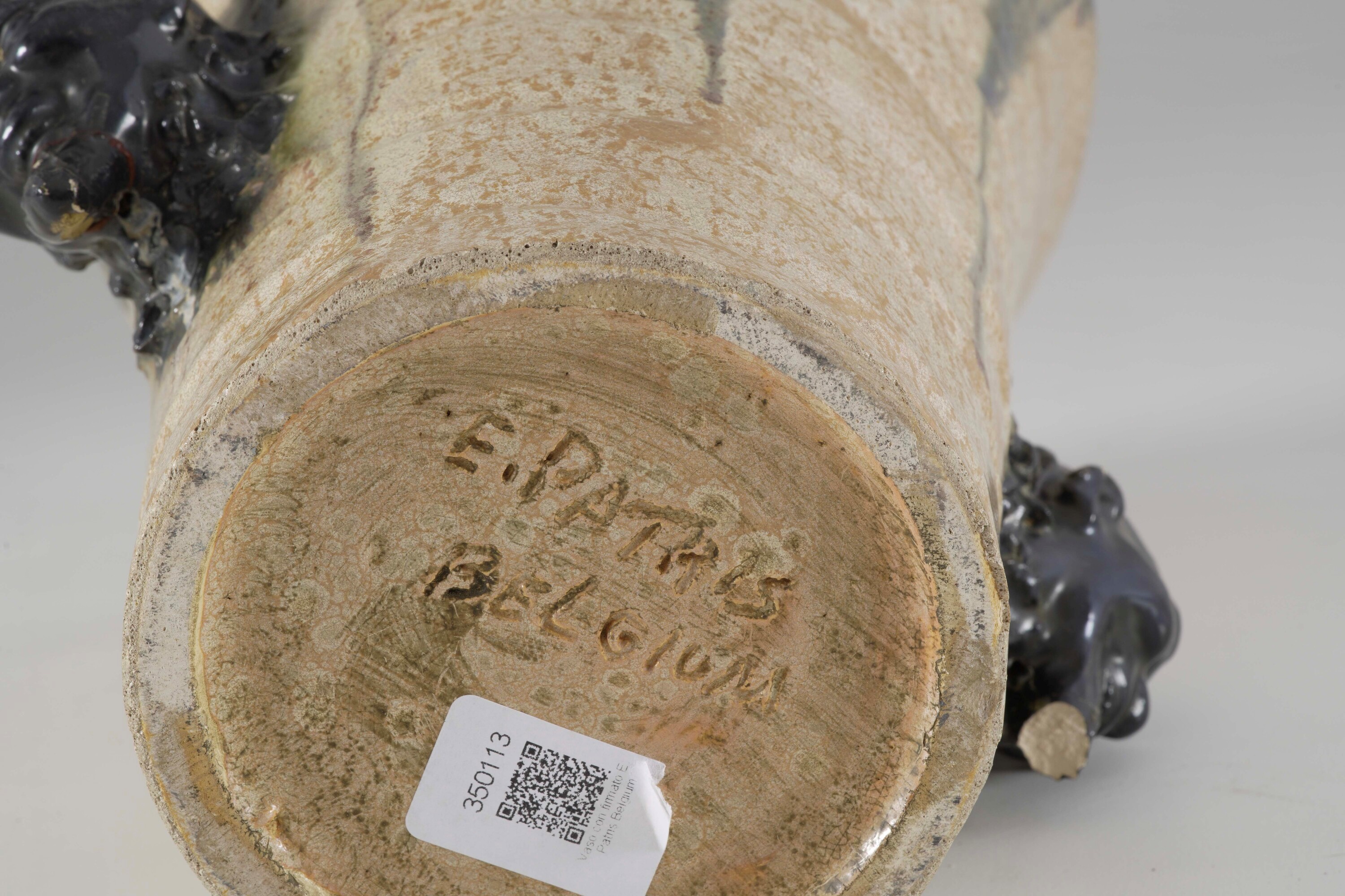 Ernest Patris, Vaso biansato in ceramica invetriata