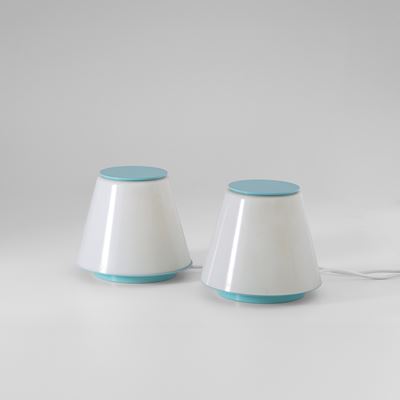 Lampade da tavolo, struttura in metallo laccato e diffusore in perspex