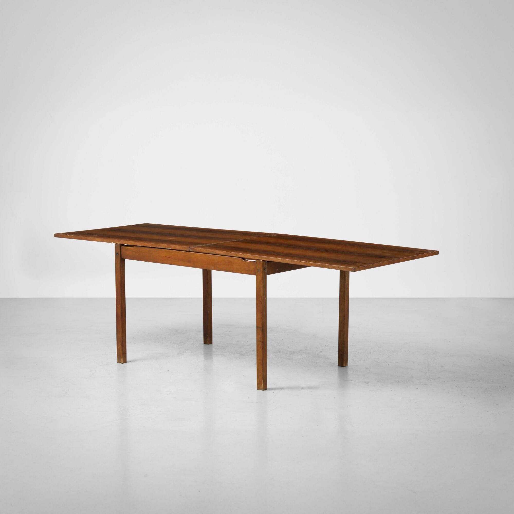 Prodotto italiano, Tavolo allungabile in legno (stile industriale/Art Déco), ca. 1960