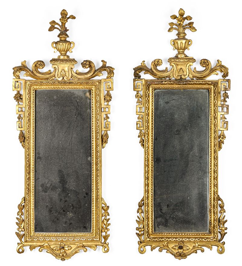 Coppia di specchiere con cornici dorate. Piemonte XVIII-XIX secolo  - Asta Cornici antiche - Cambi Casa d'Aste