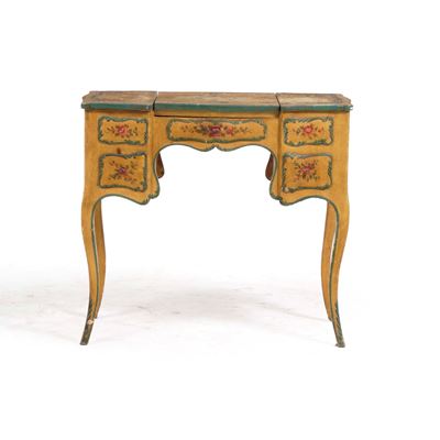 Toilette in legno laccato, XX secolo