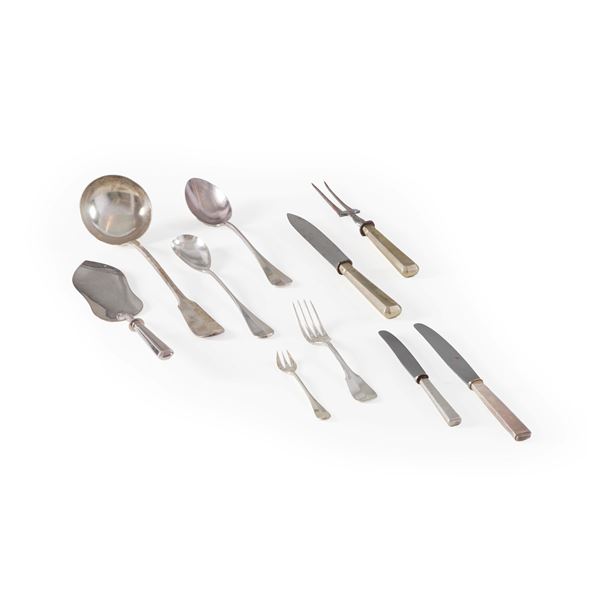 Lotto di posate in metallo