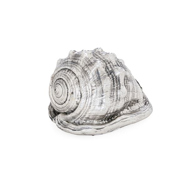 Conchiglia rivestita in argento. Italia, XX-XXI secolo. Etichetta a scudo Mario Buccellati