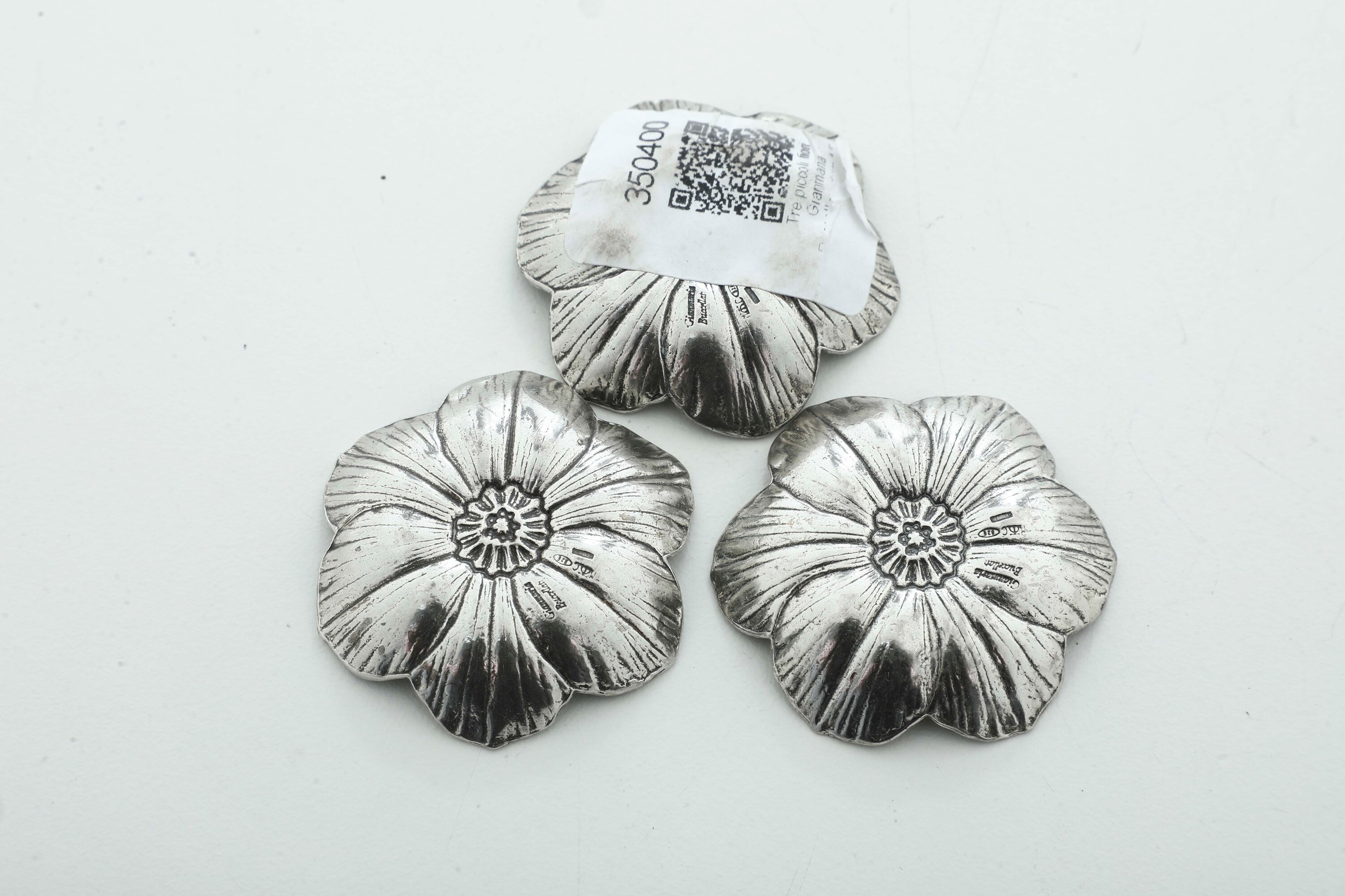 Tre segnaposto a fiore. Argentiere Clementi, Bologna per Gianmaria Buccellati, Italia XX-XXI seco...