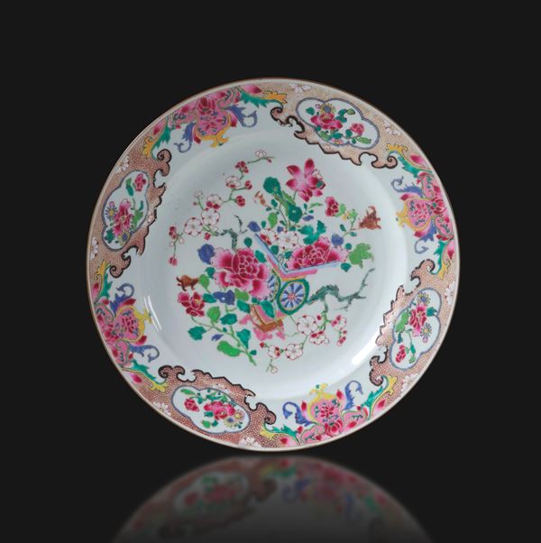 Piatto in porcellana Famiglia Rosa con decori a motivi floreali, Cina, Dinastia Qing, epoca Qianlong (1736-1796)
