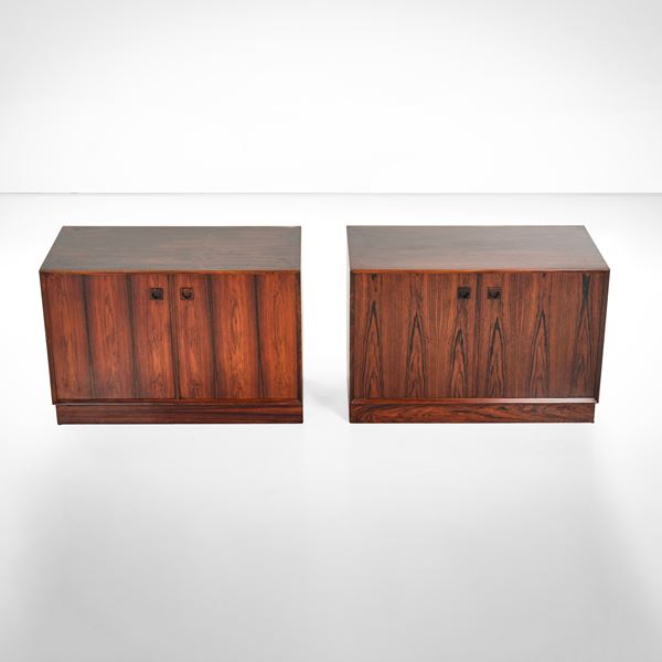 Due mobili contenitori