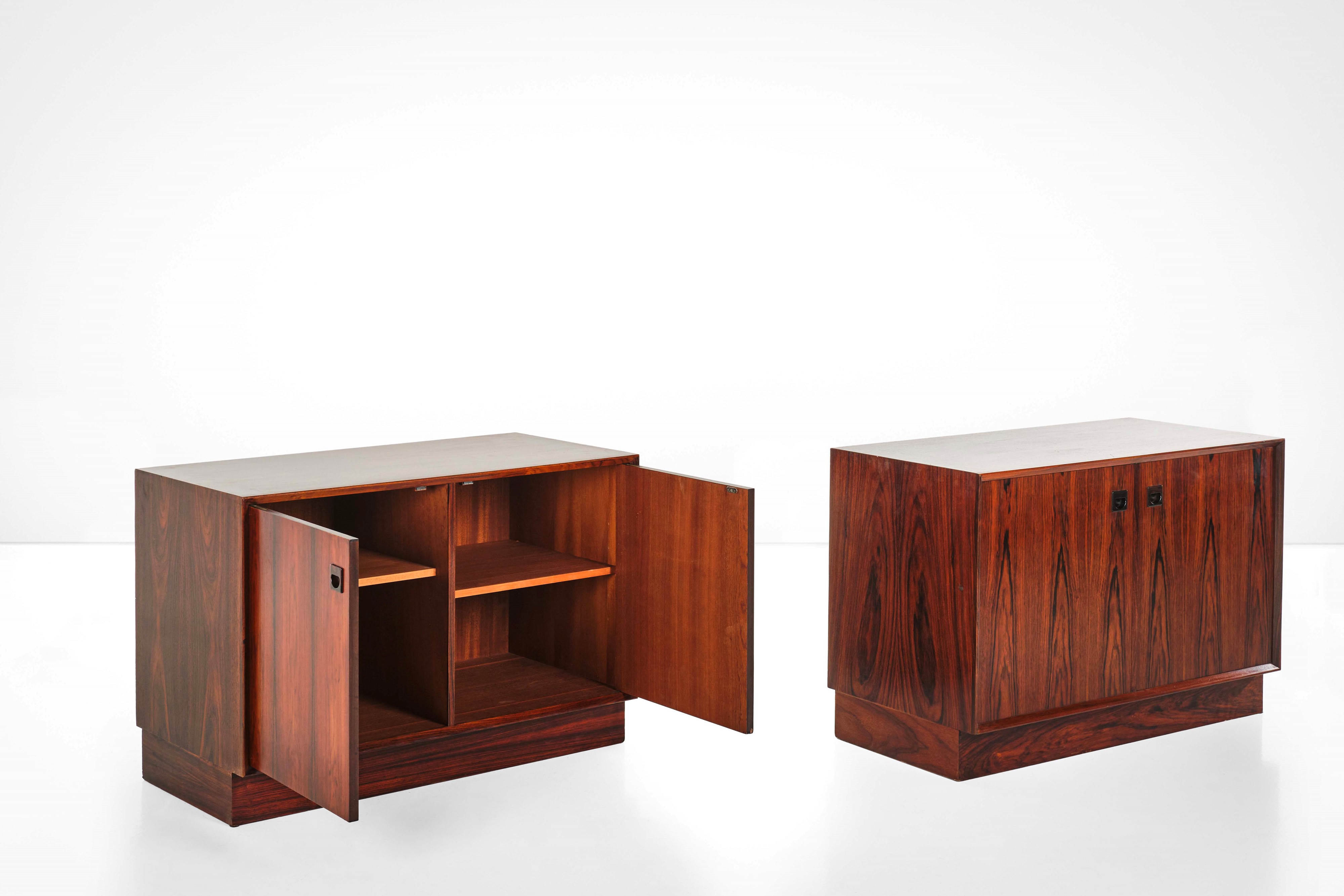 Stilwood - Due mobili contenitori in legno, Italia, circa 1950