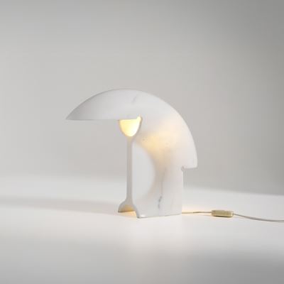 Lampada da tavolo modello Biagio in marmo bianco Carrara