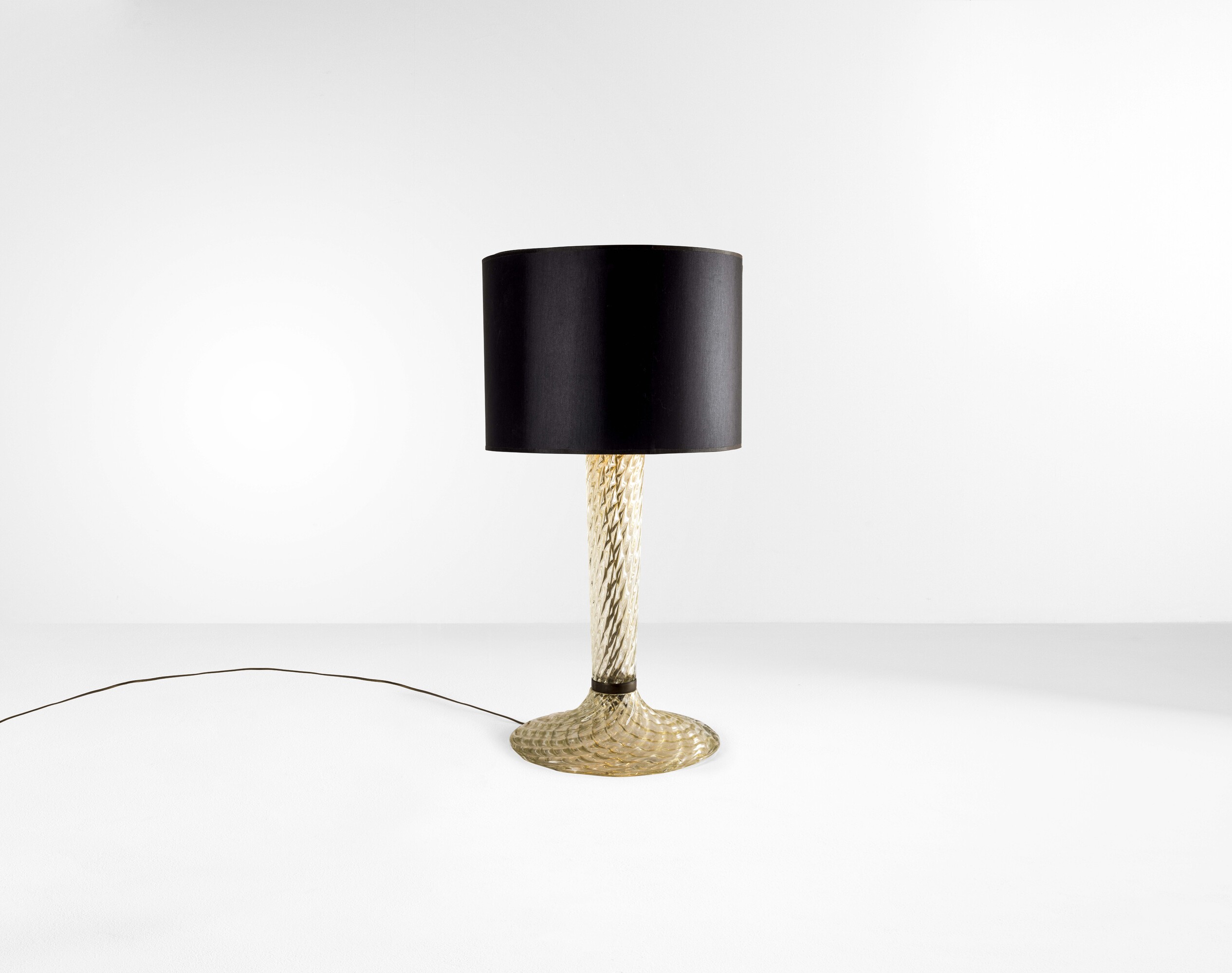 Paolo Venini - Lampada da tavolo mod. 507 in vetro Diamante di Murano e ottone