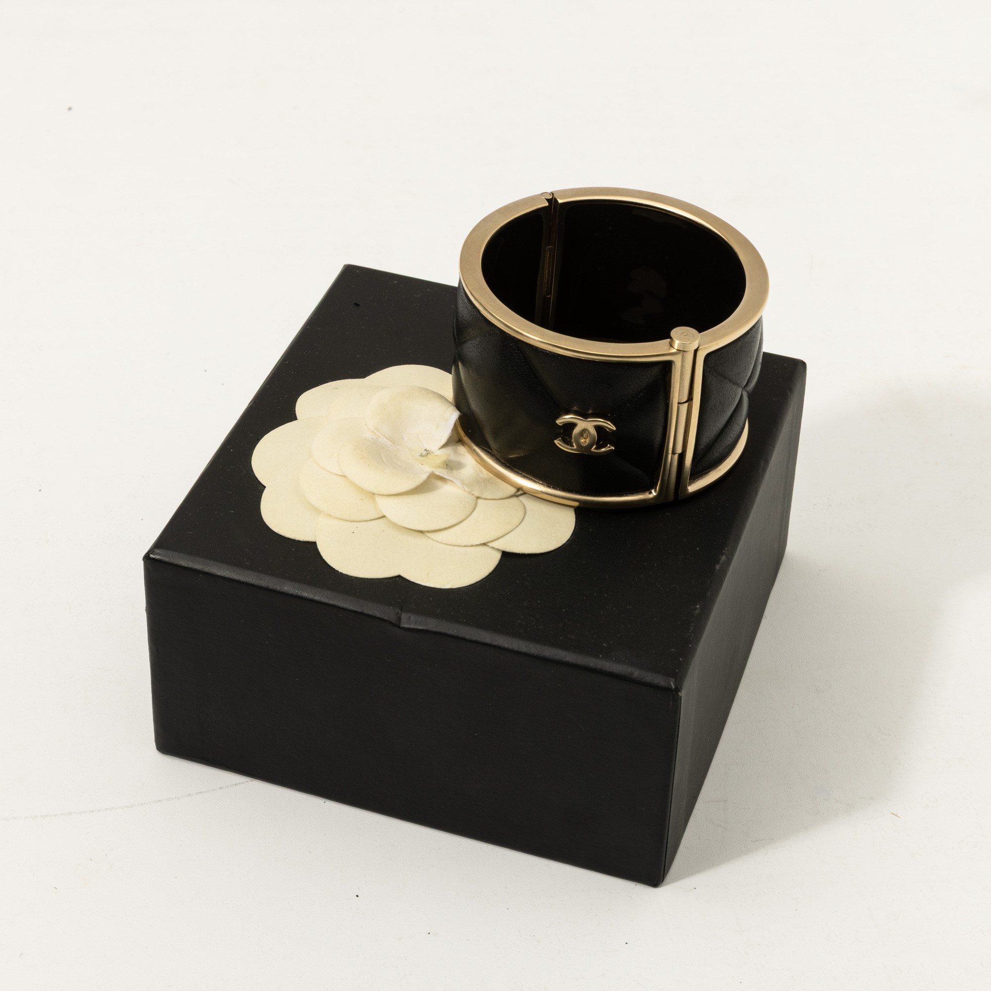 Chanel, Bracciale Rigido