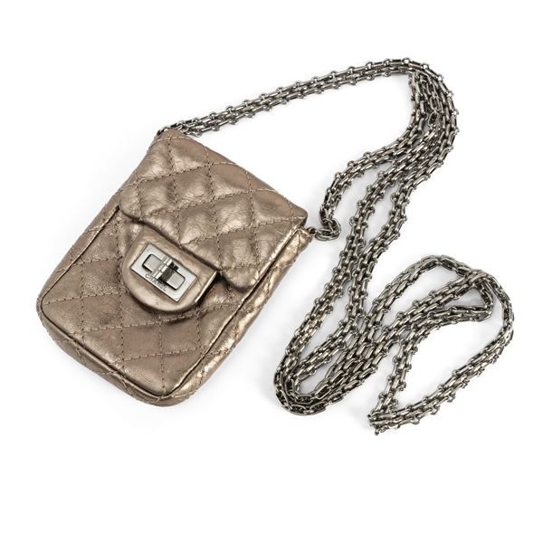 Chanel, Borsetta porta cellulare
