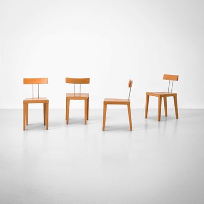 Quattro sedie, struttura in legno e dettagli in metallo cromato (produzione italiana, ca. 1980)