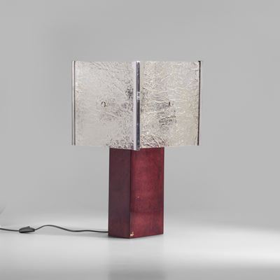 Lampada da tavolo in legno e plexiglas