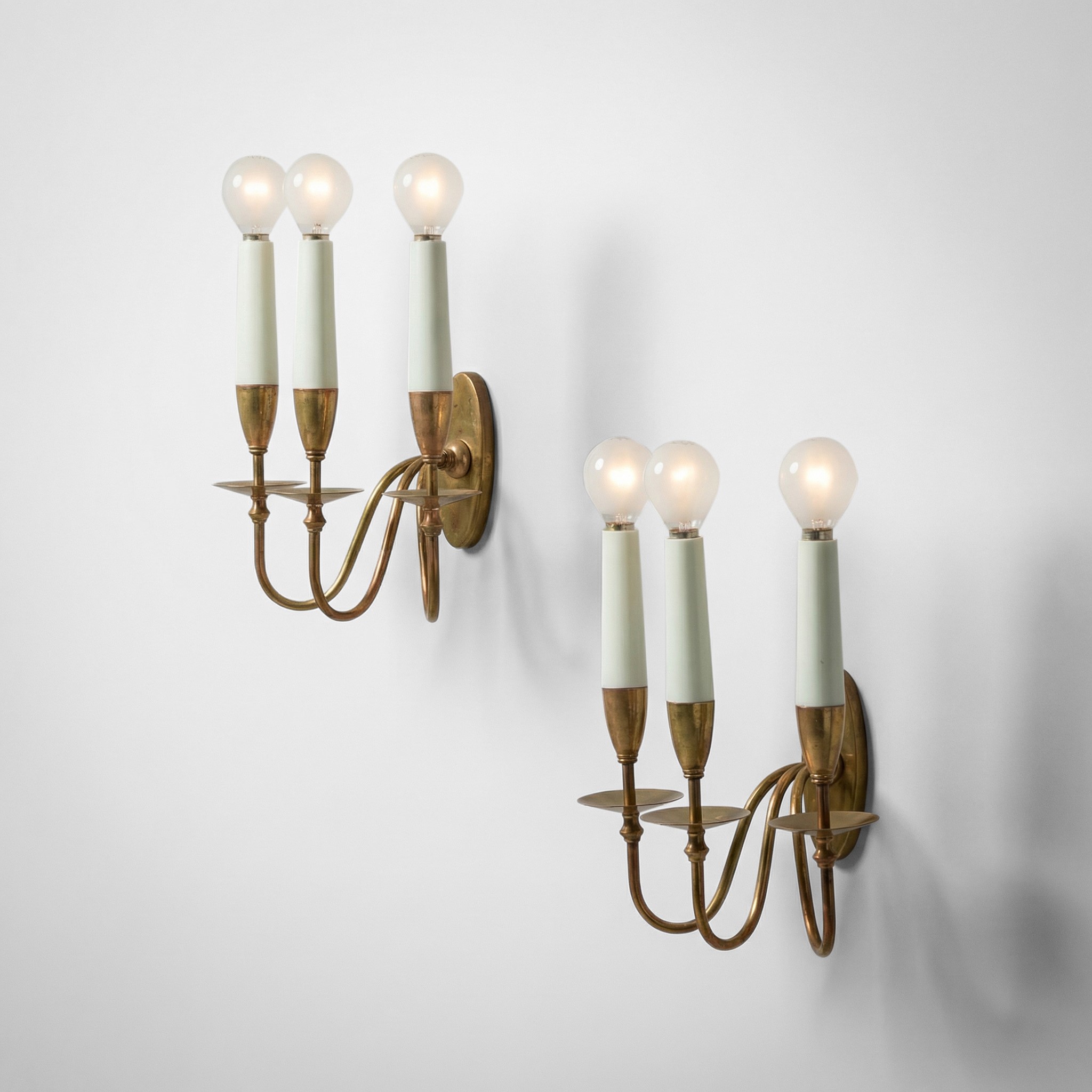 Lampade da parete in ottone e materiale plastico, Italia, circa 1960