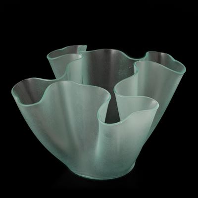 Fontana Arte, Milano, Vaso in vetro soffiato a stampo sabbiato (cartoccio), diam. 23 cm