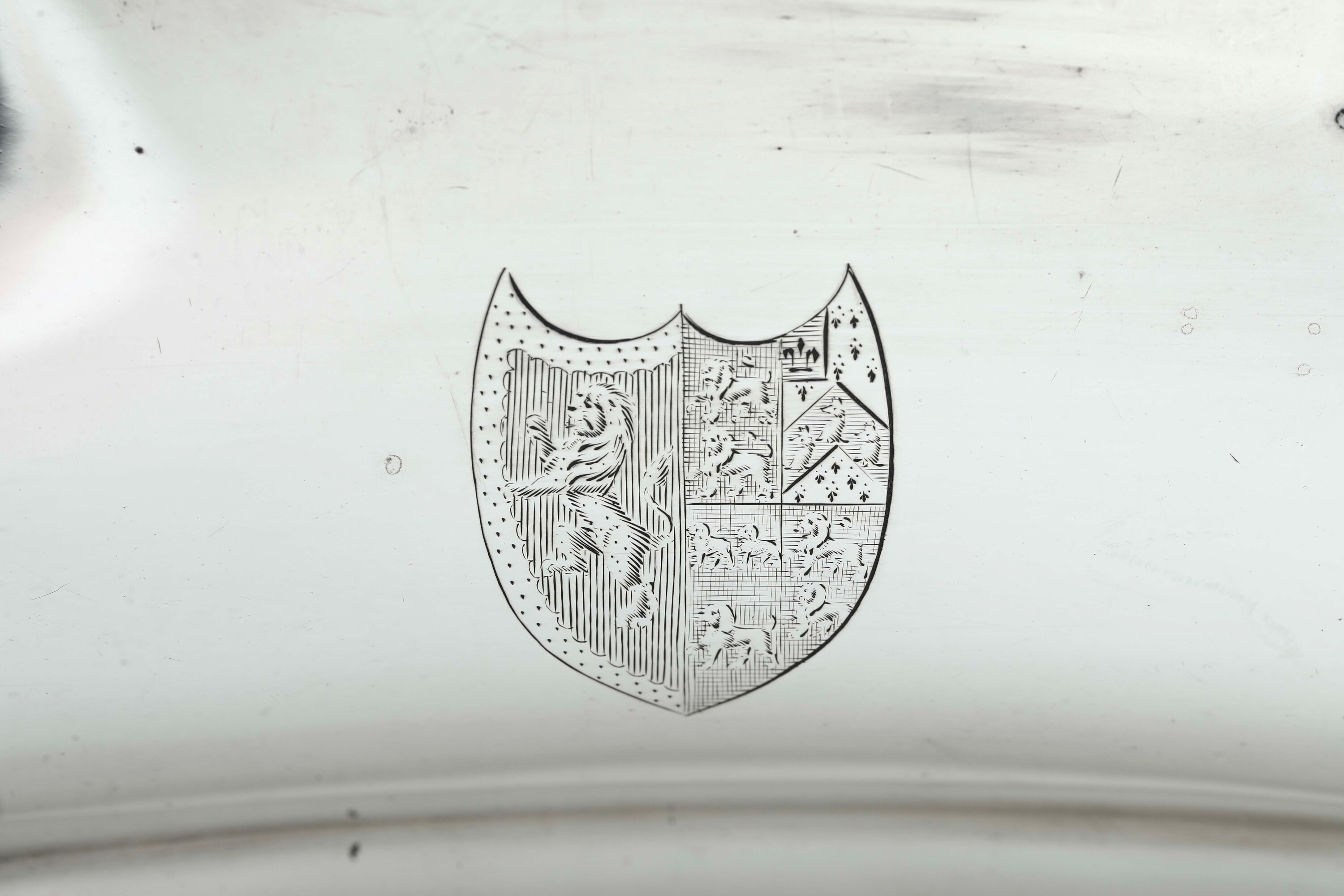 William Stroud, Coppia di legumiere, argento fuso e sagomato (Londra, 1813)