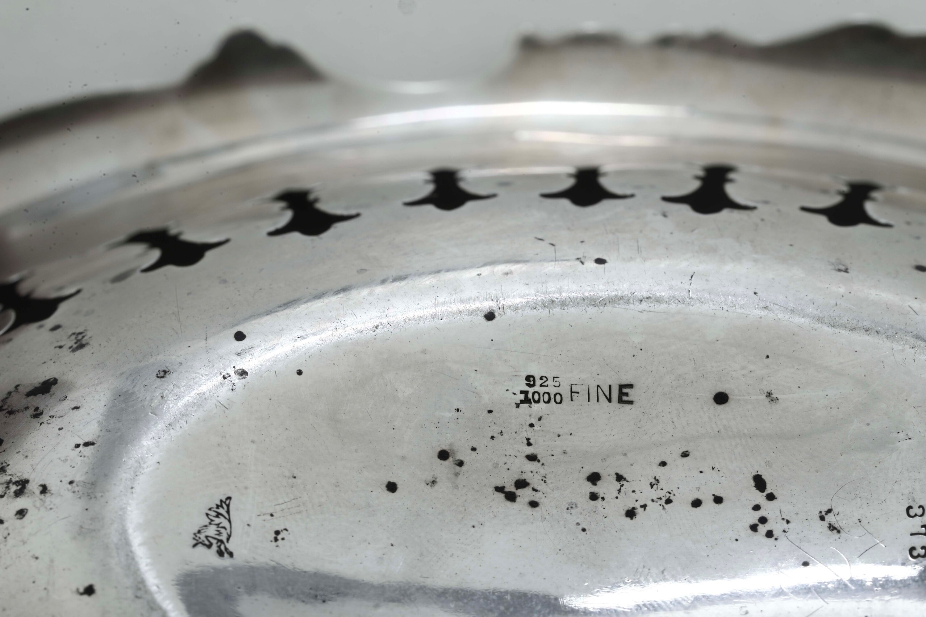 Coppia di cestini e un cestino differente, argento 925, fuso e sagomato,  XX secolo