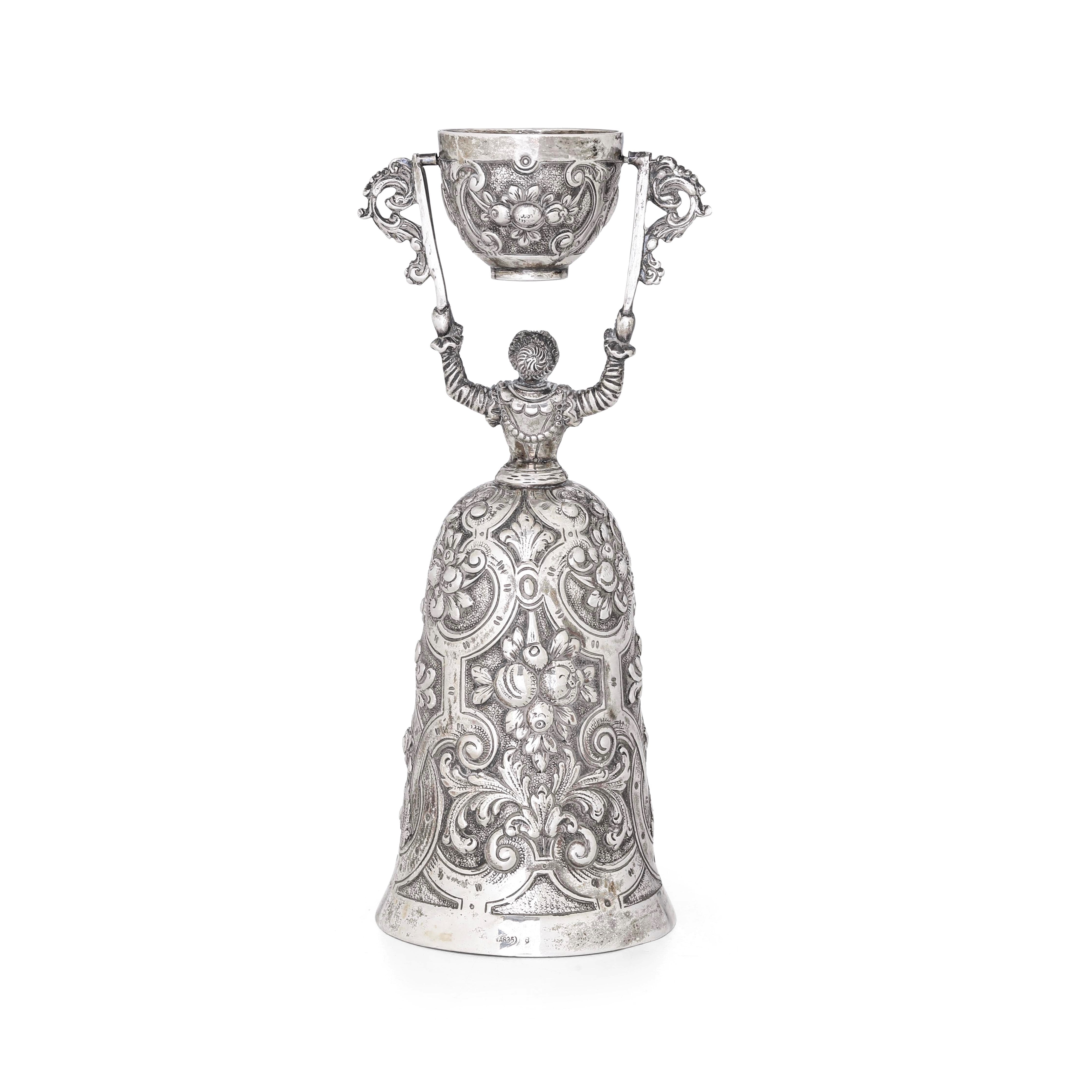 Argenteria belga del XX secolo, Coppa dell’amore (argento fuso e sagomato)