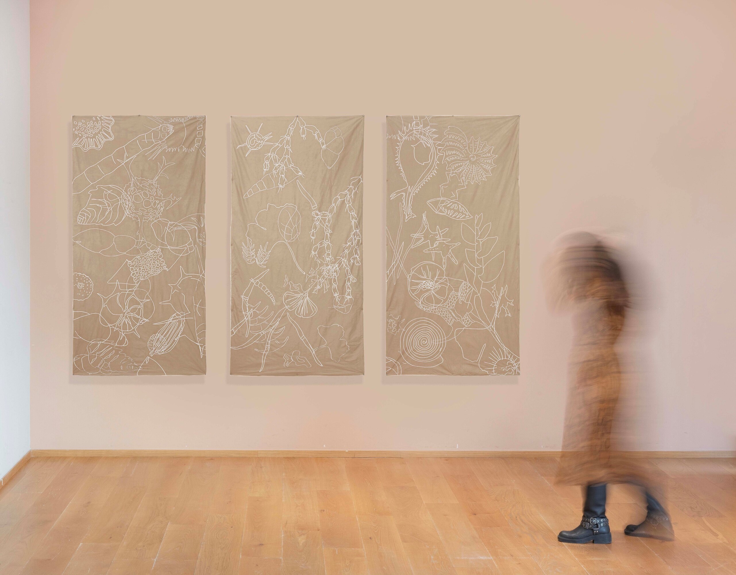 Claudia Losi - Processo Formale Vivente - Ricami di seta su abiti di cotone, 2007