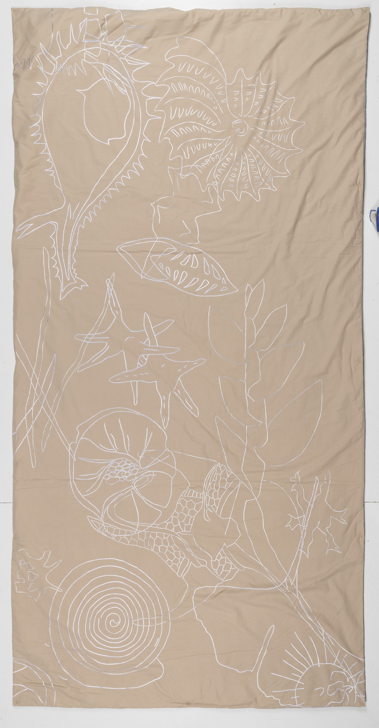 Claudia Losi - Processo Formale Vivente - Ricami di seta su abiti di cotone, 2007