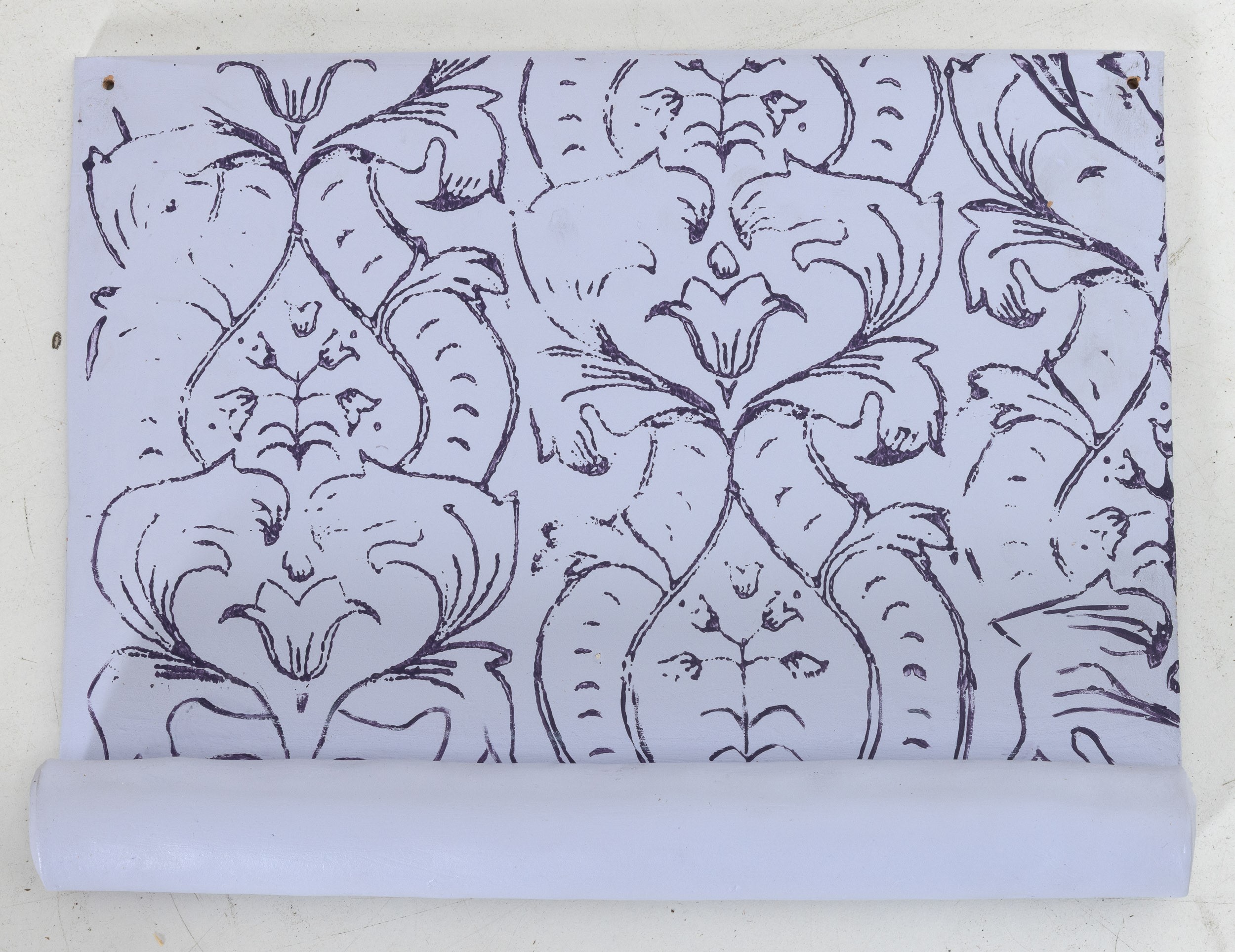 Davide Monaldi - Carta da parati, installazione in terracotta dipinta, 2018