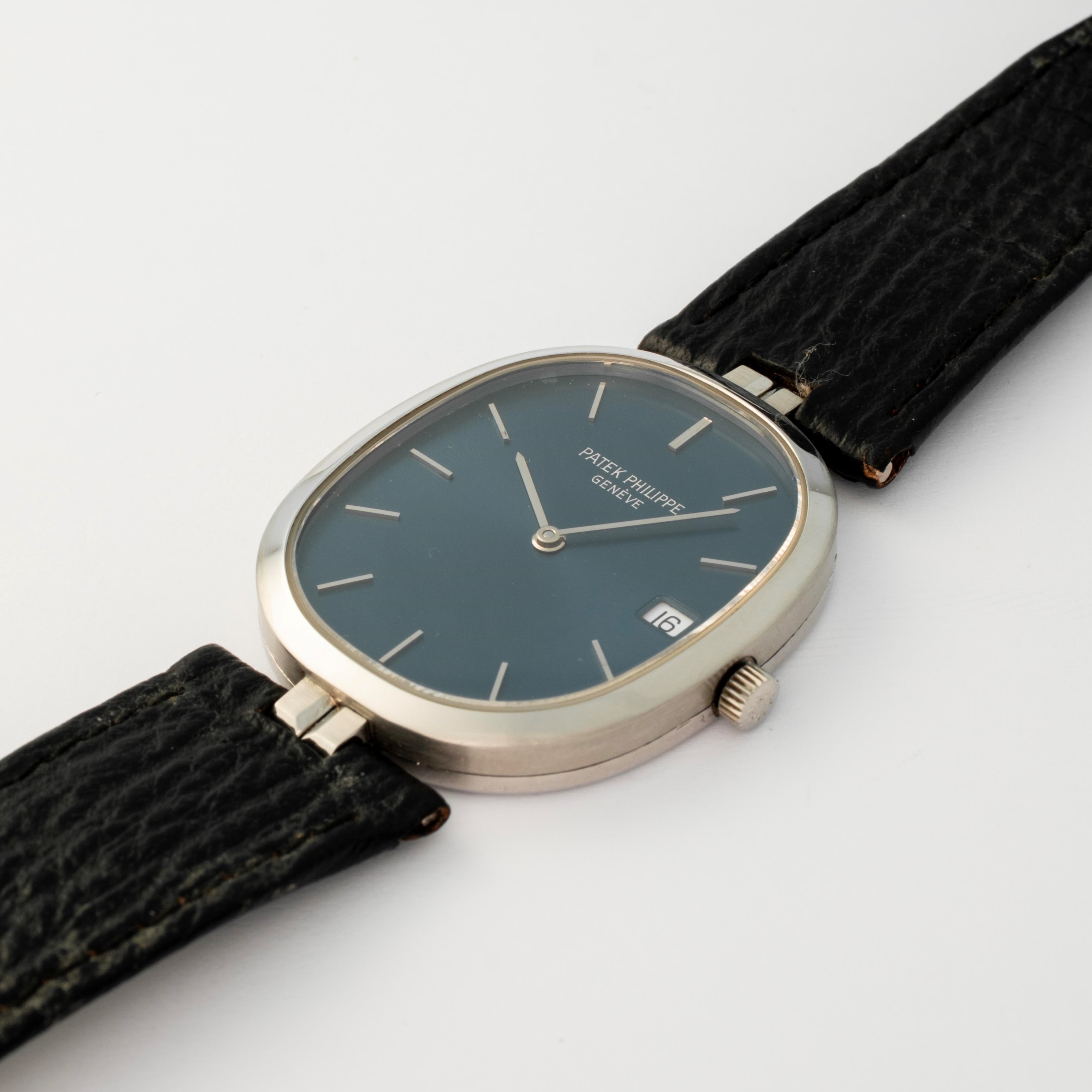 Patek Philippe - Ellipse ref. 3930, in acciaio con quadrante blu soleil e datario, circa 1988