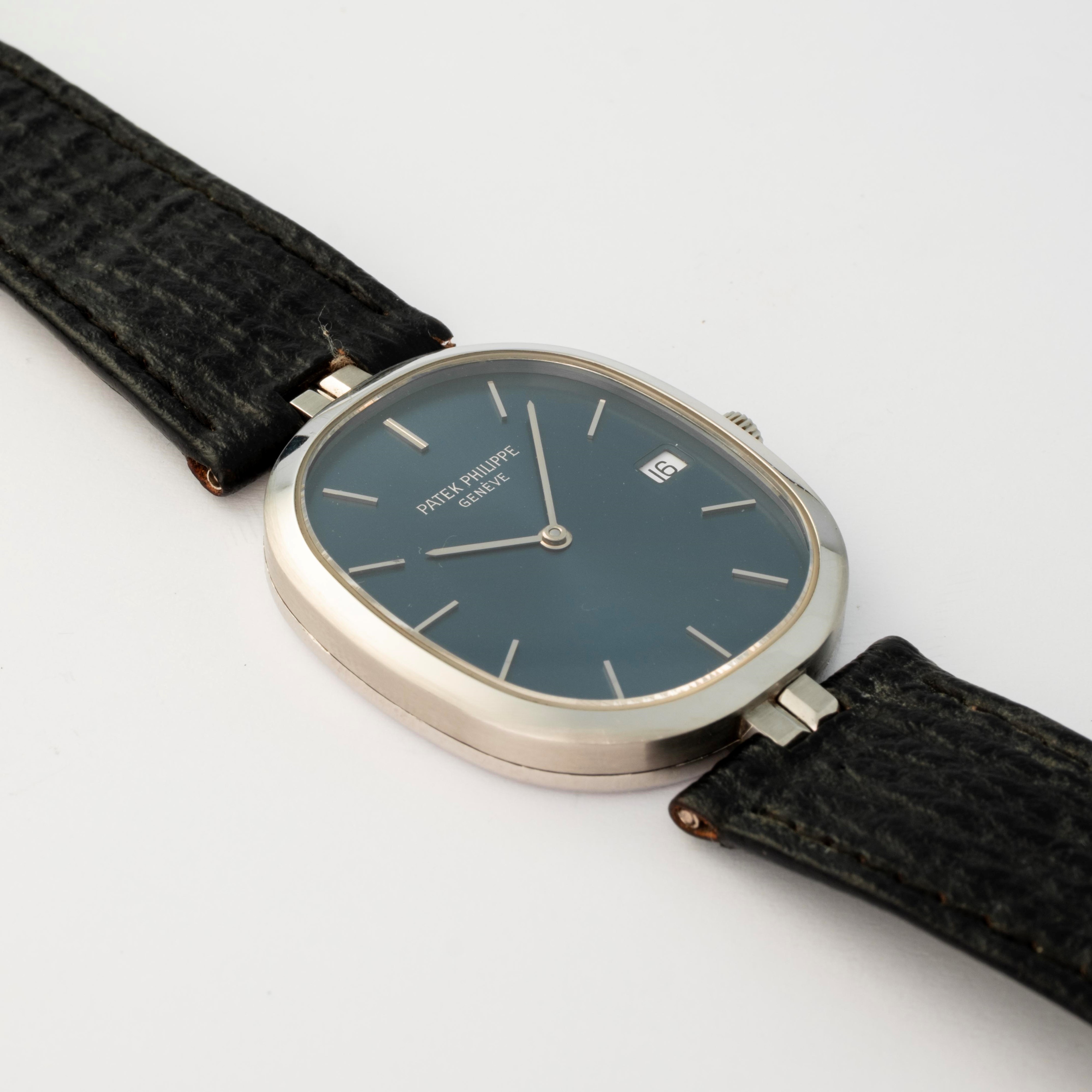 Patek Philippe - Ellipse ref. 3930, in acciaio con quadrante blu soleil e datario, circa 1988