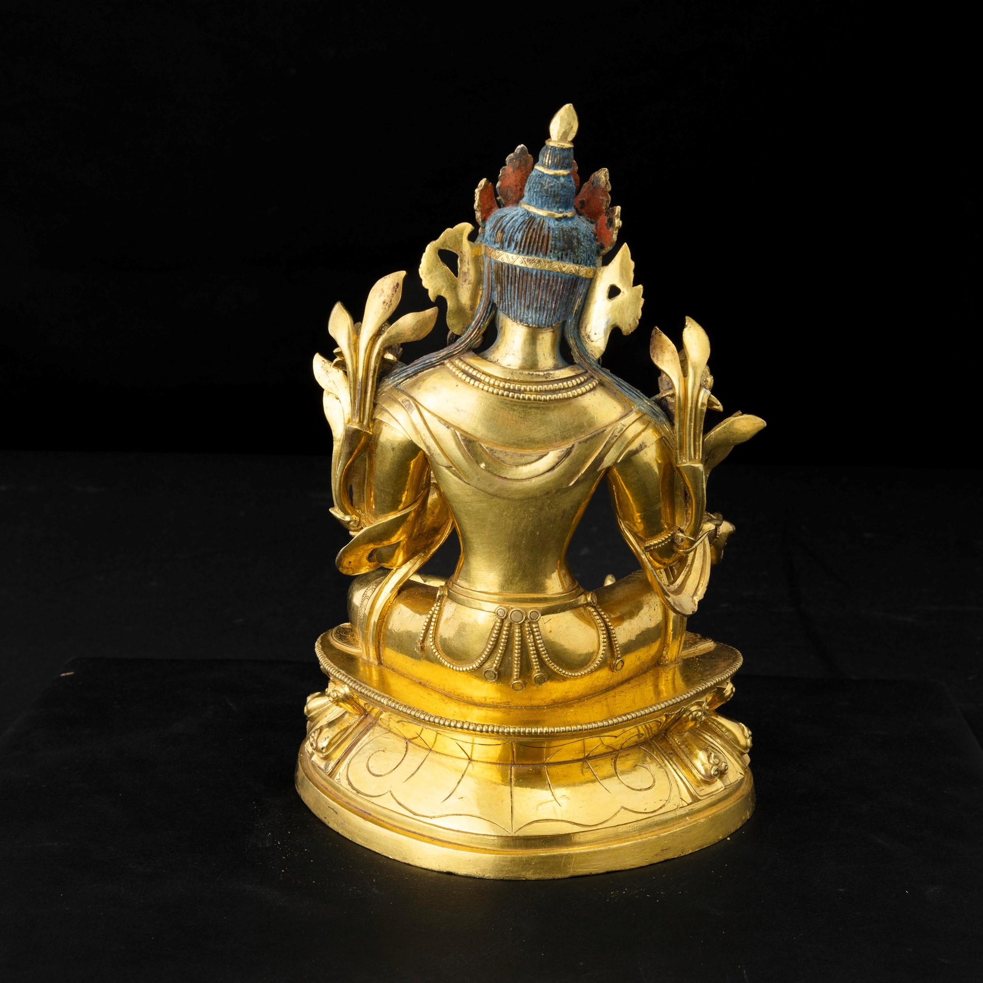 Figura di Tara seduta, bronzo dorato policromo, Tibet, XVIII secolo