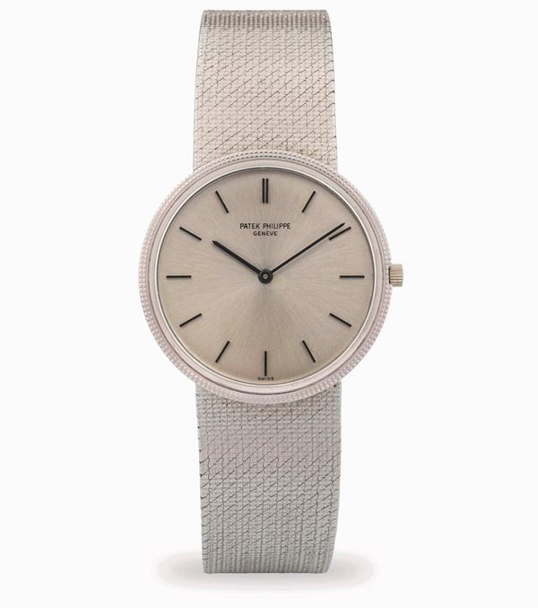 Patek Philippe - Calatrava in white gold 18k with integrated bracelet, silvered soleil dial, circa 1970