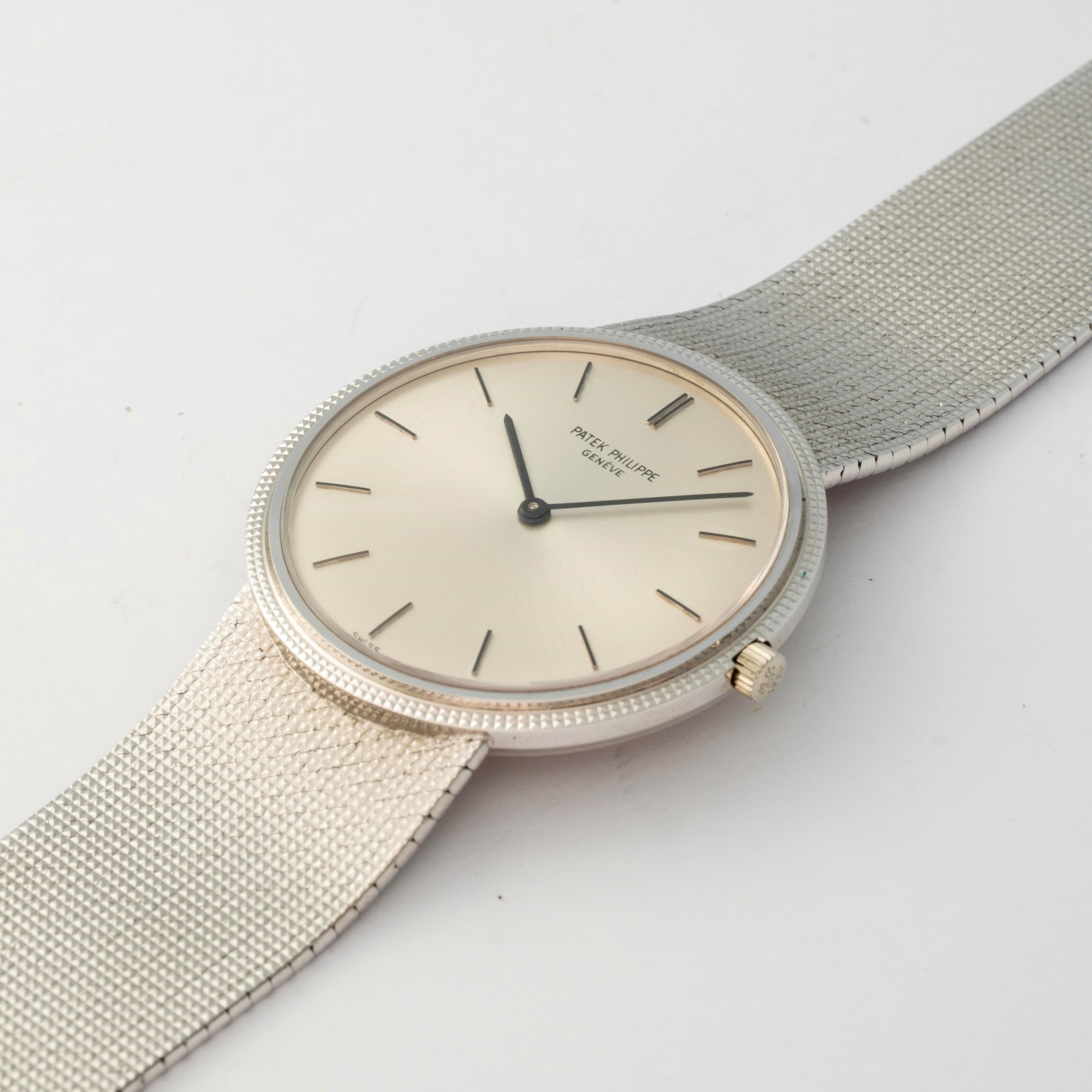 Patek Philippe - Calatrava ref. 3520/10, oro bianco 18k, circa 1970