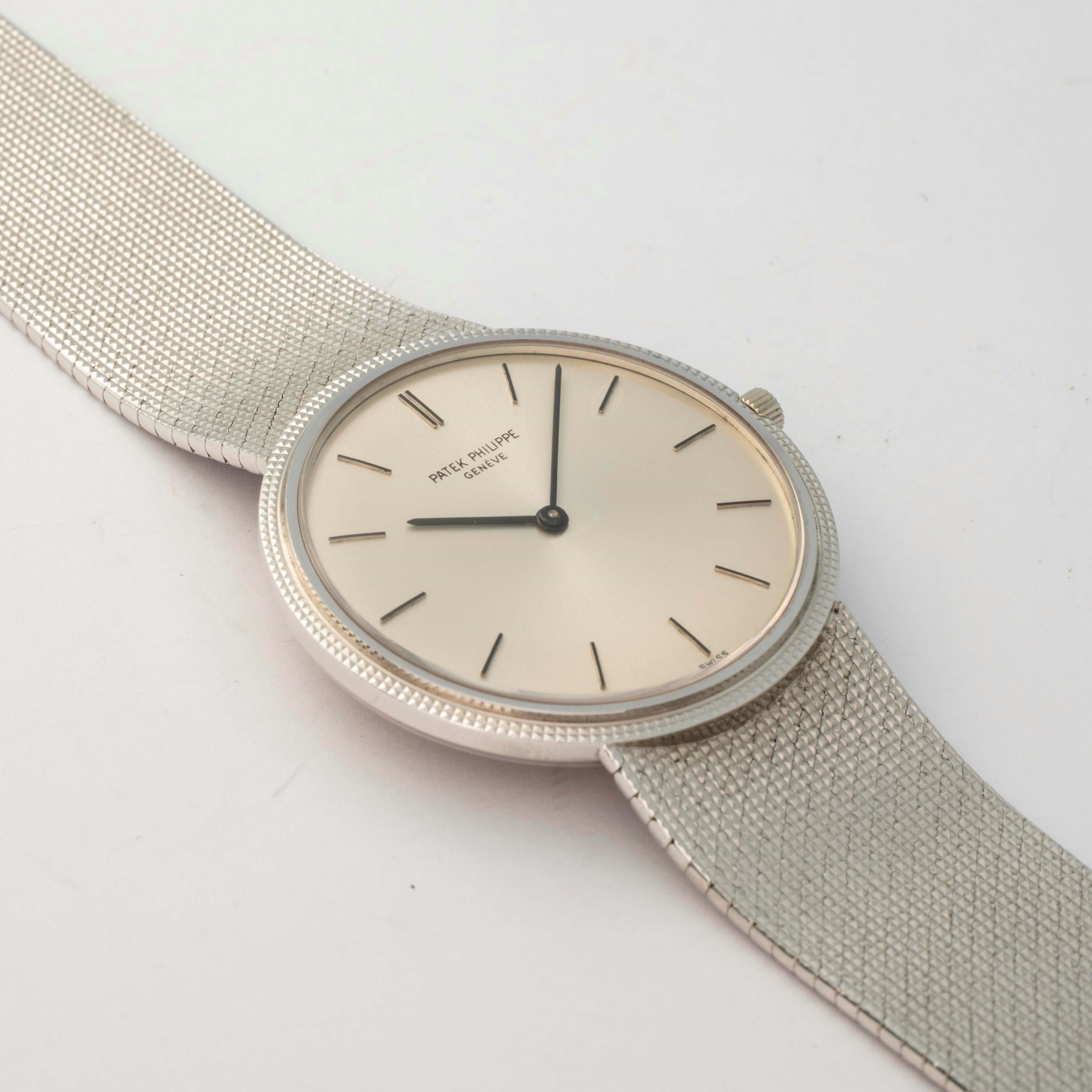 Patek Philippe - Calatrava ref. 3520/10, oro bianco 18k, circa 1970
