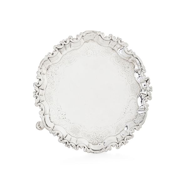 Salver. Londra, 1745, argentiere Joan Scopield